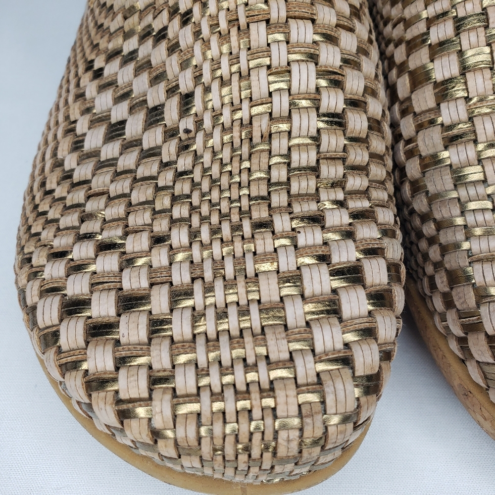 Taos Primeavera Mule Clogs Womens Size 38 EU 7.5 US Biege Metalic Woven Slip On - Picture 3 of 13